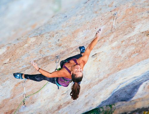 Angie Scarth Johnson v lezečkáchTenaya, model Mastia (9a, 11 UIAA) | vodahory.cz