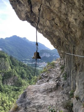 Tragická vlna při sesuvu na přehradě Vajont a vzpomínková ferrata